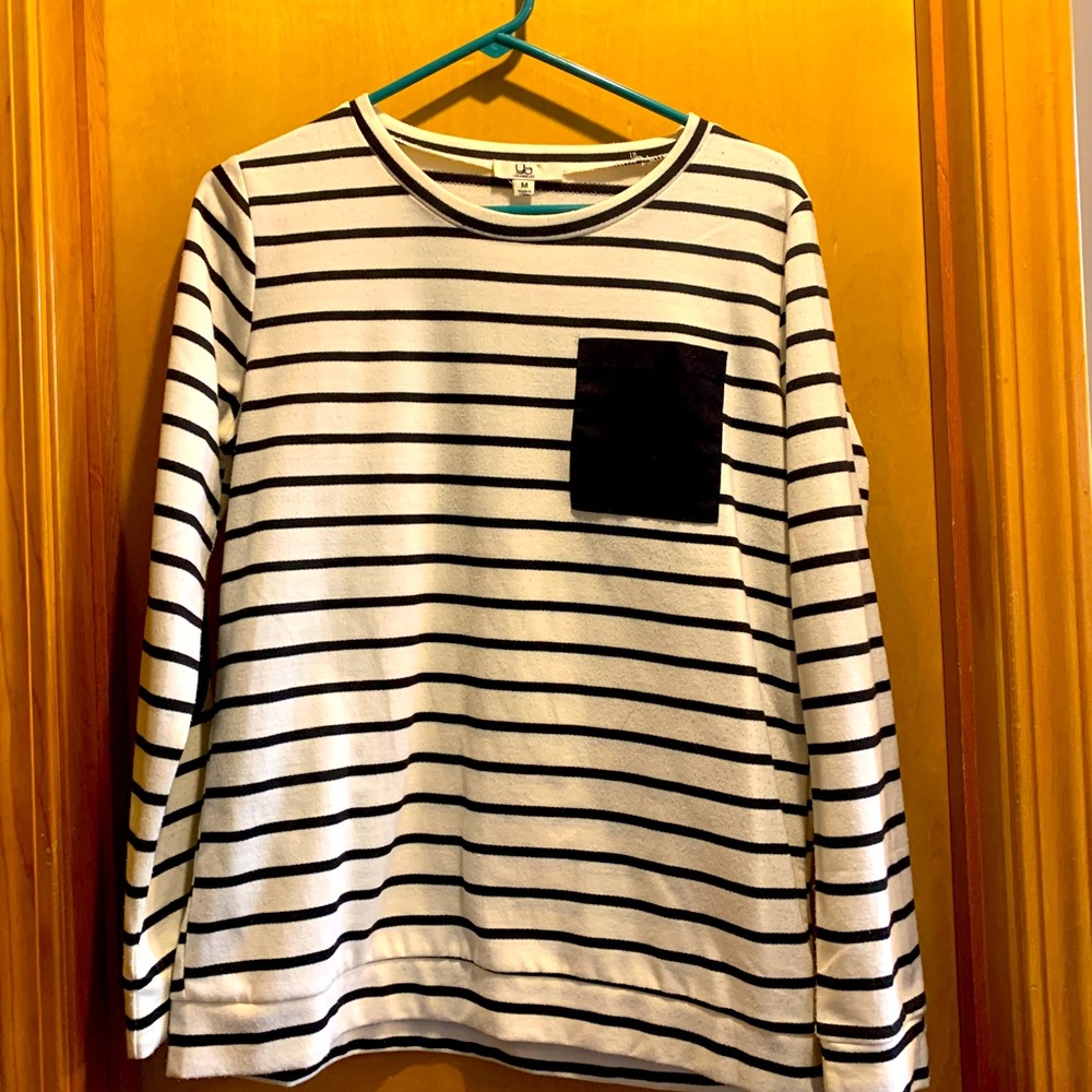 YA Los Angela’s long sleeve top NWOT medium M